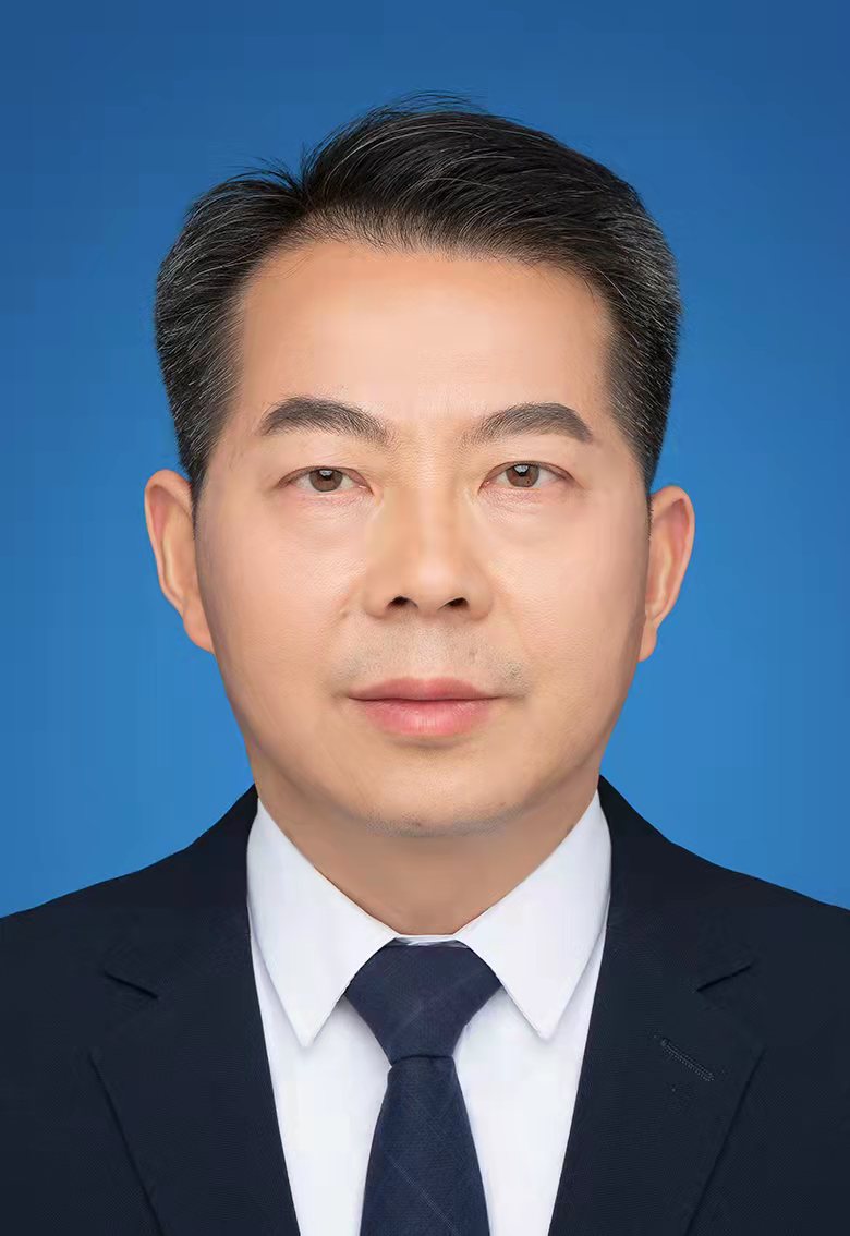 丁长海照片