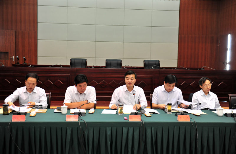 崔浩主持召开党政联席会